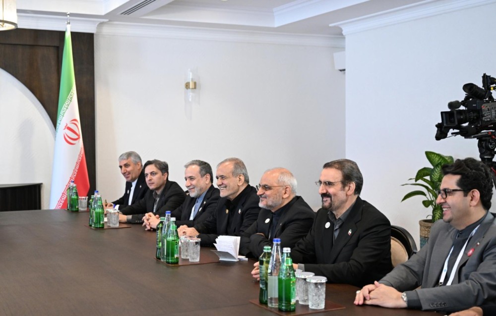 İlham Əliyevlə Pezeşkianın görüşü oldu -FOTO (YENİLƏNİB)